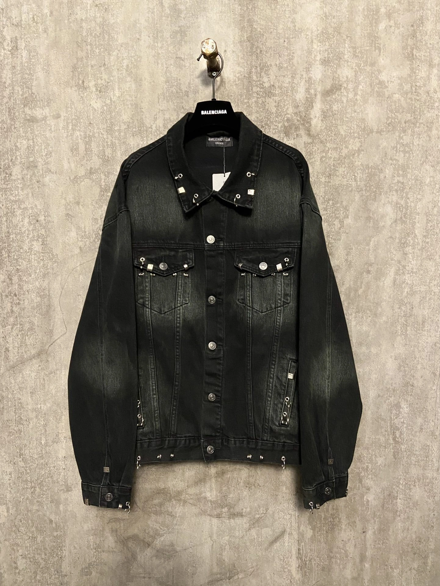 wg.luxury- 218593i16 oversized item:D-F443J2304